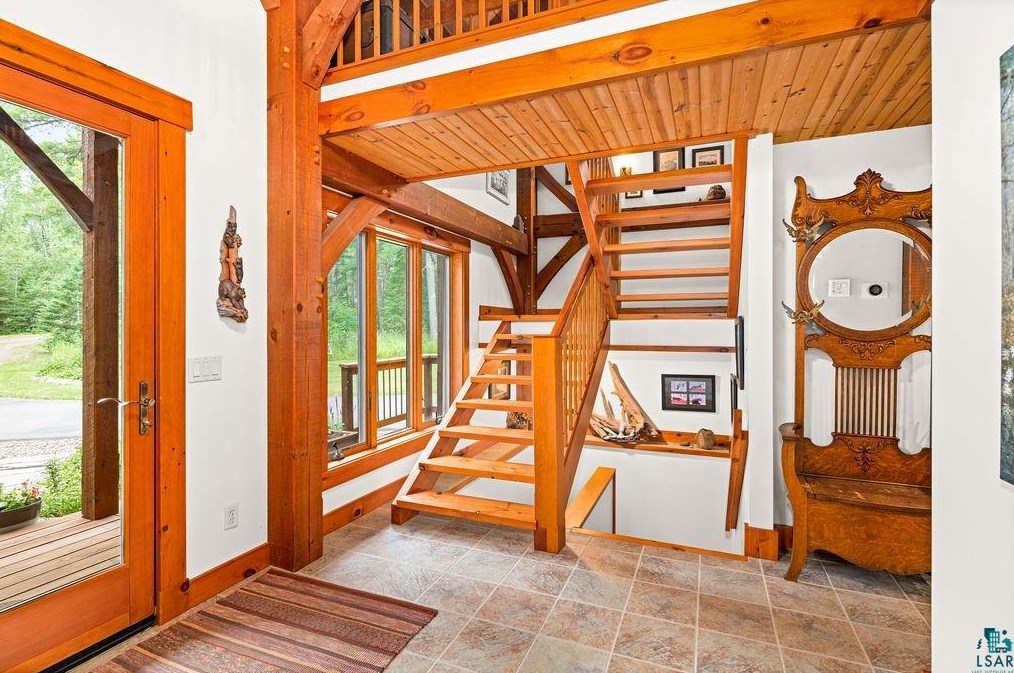 2057 Solitude Trl, Two Harbors, MN 55616