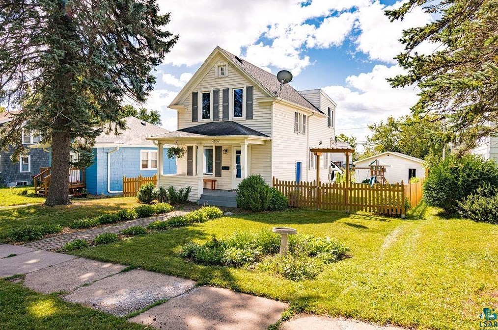 4706 Jay St, Duluth, MN 55804