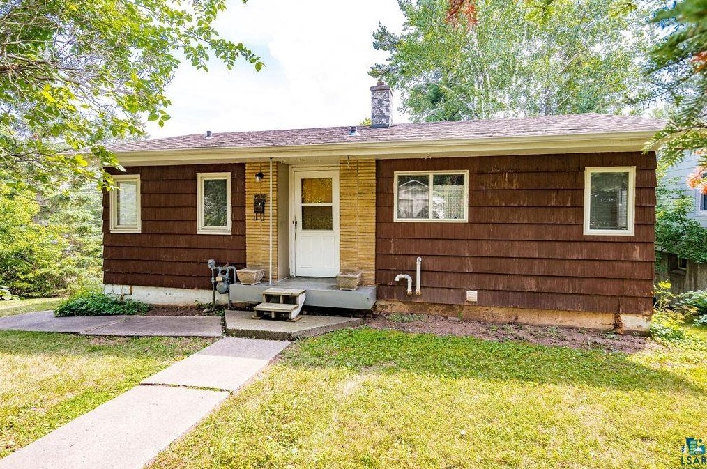 4930 Oneida St, Duluth, MN 55804