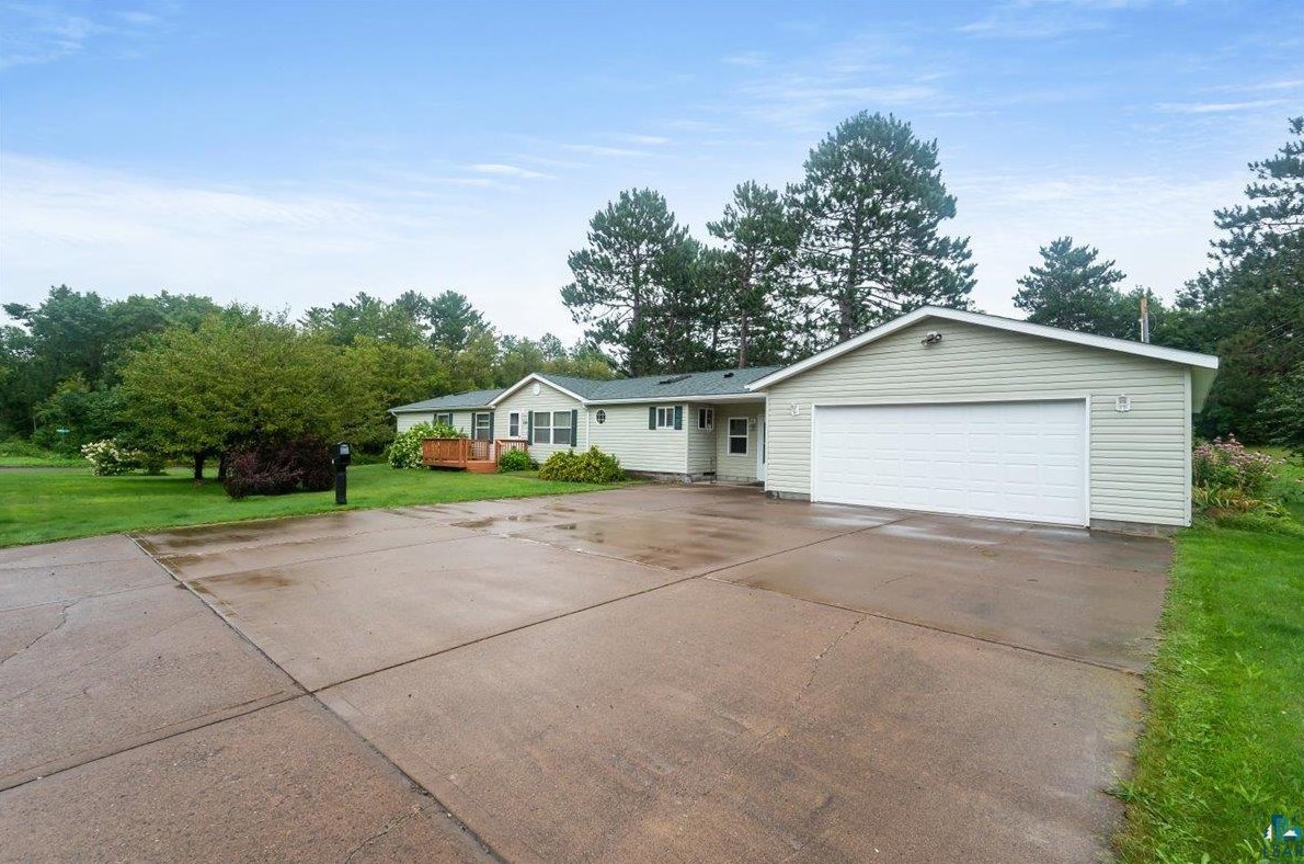 728 Allen St, Scanlon, MN 55720