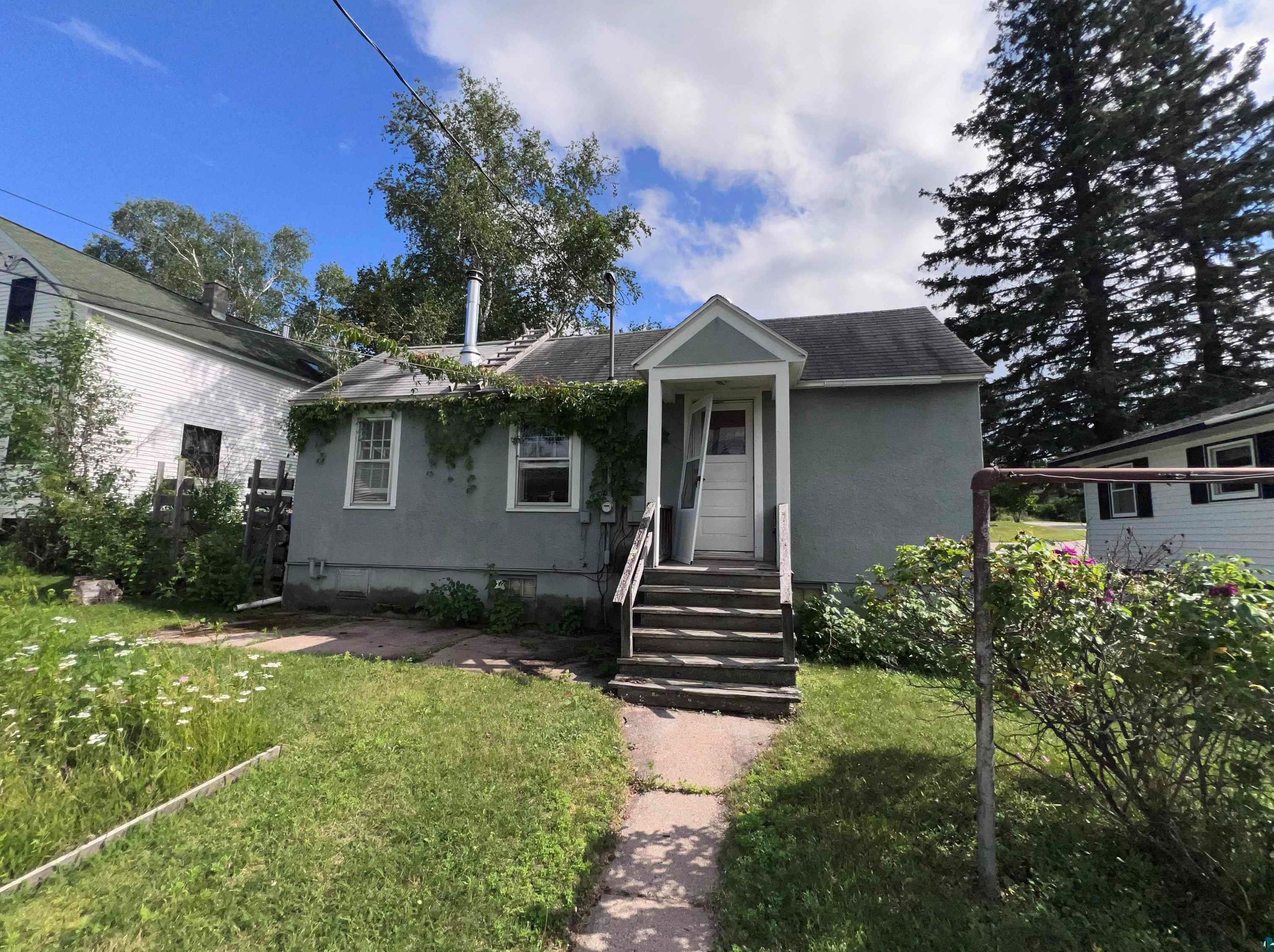 513 E Boundary St, Ely, MN 55731