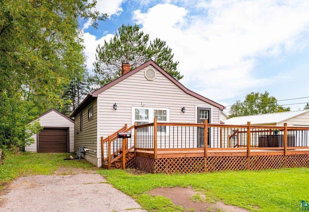 911 White Ave, Scanlon, MN 55720