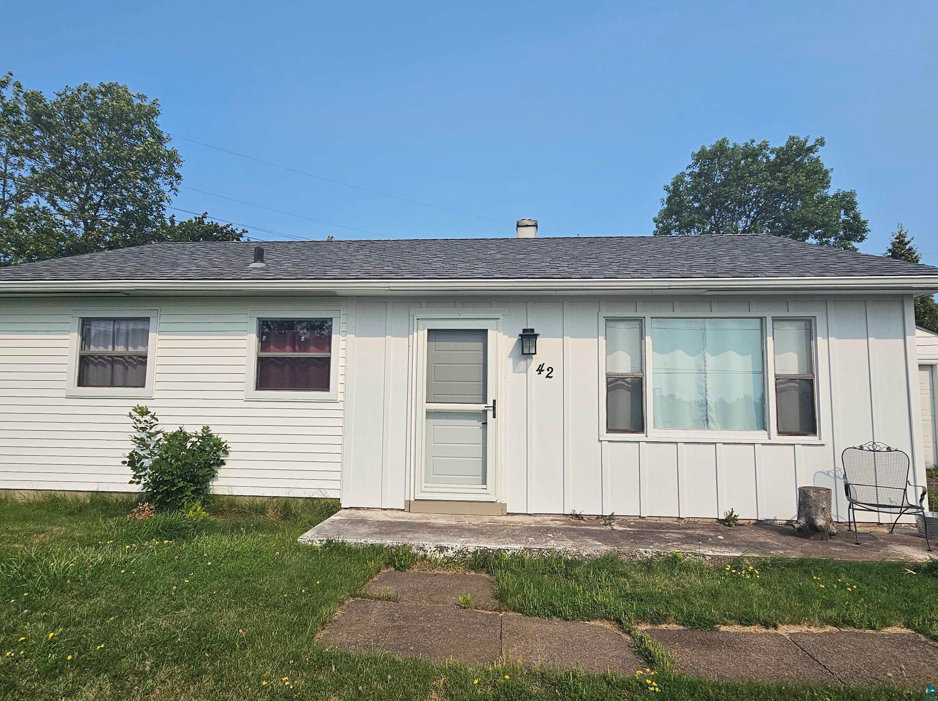 42 Banks Blvd, Silver Bay, MN 55614-0013