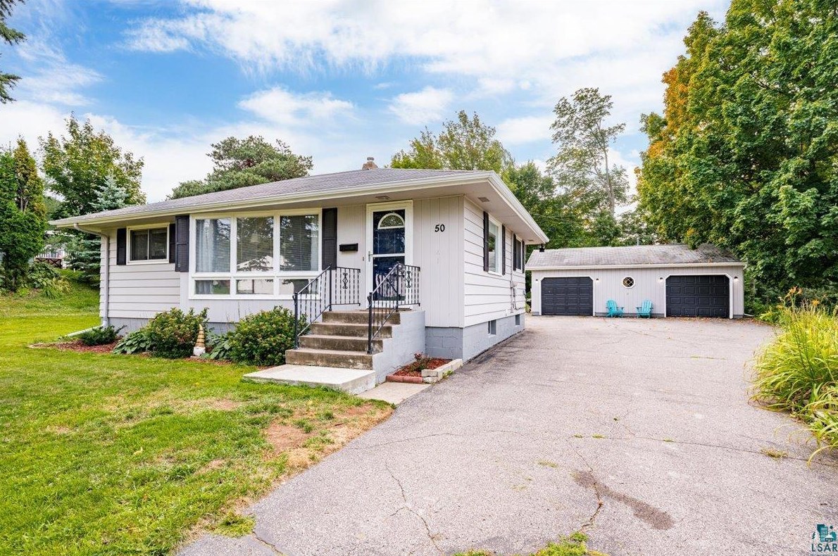50 E Owatonna St, Duluth, MN 55803