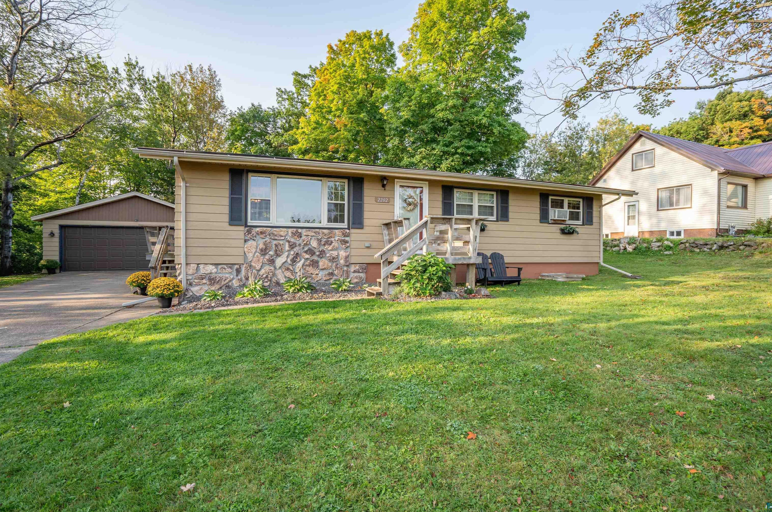 2202 Ensign St, Duluth, MN 55811