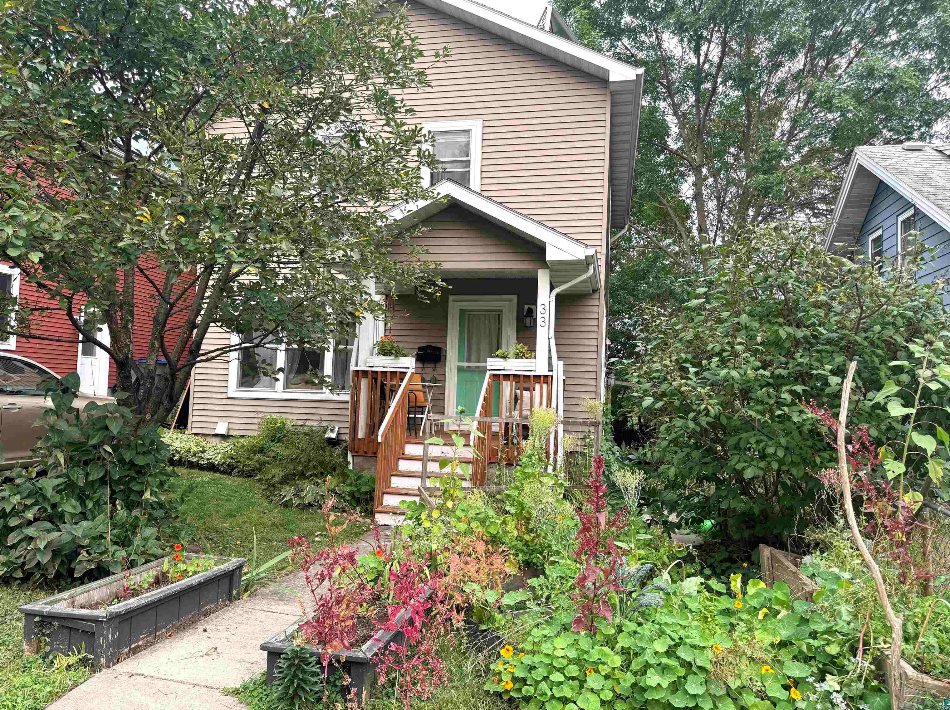 33 Riverside Dr, Duluth, MN 55808