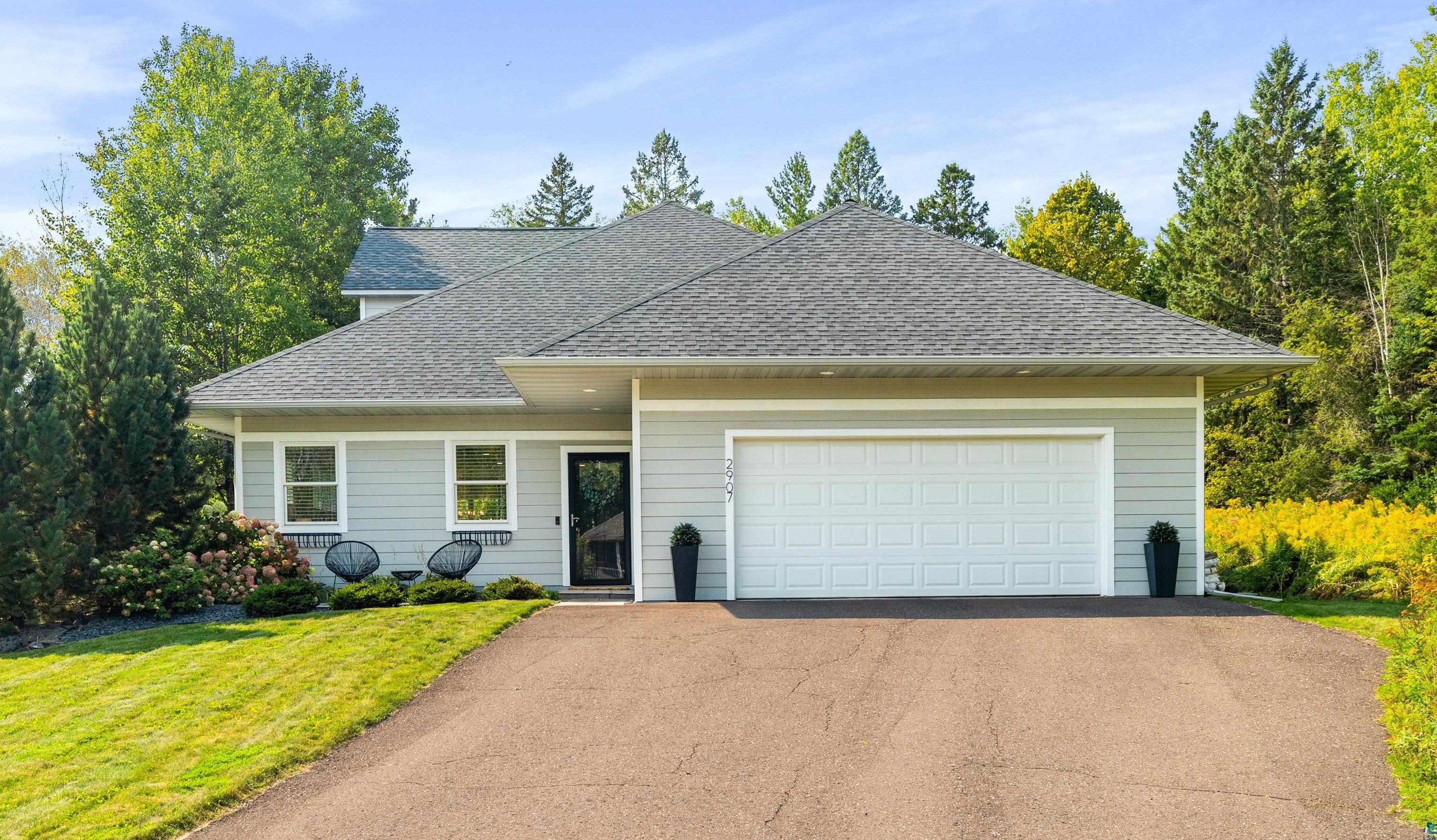 2907 N 52nd Ave E, Duluth, MN 55804
