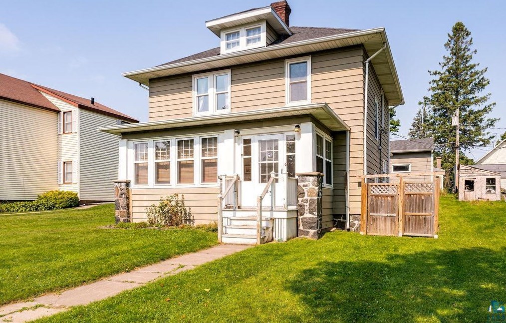 23 5th St, Duluth, MN 55805-1712