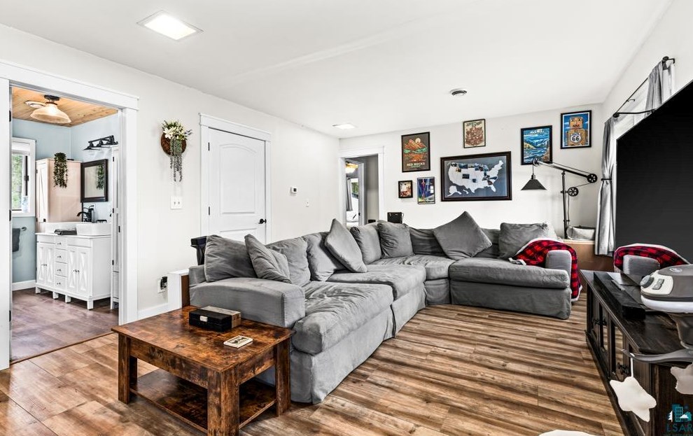 4376 Midway Rd, Duluth MN 55811-1313 exterior