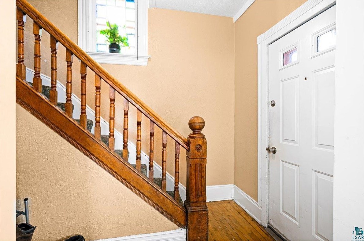 905 4 St, Duluth MN 55805-1730 exterior