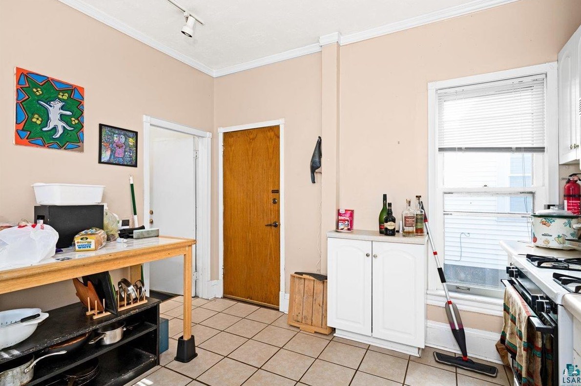 905 4 St, Duluth MN 55805-1730 exterior