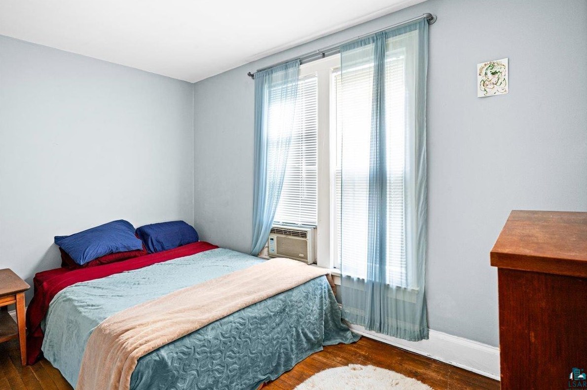 905 4 St, Duluth MN 55805-1730 exterior