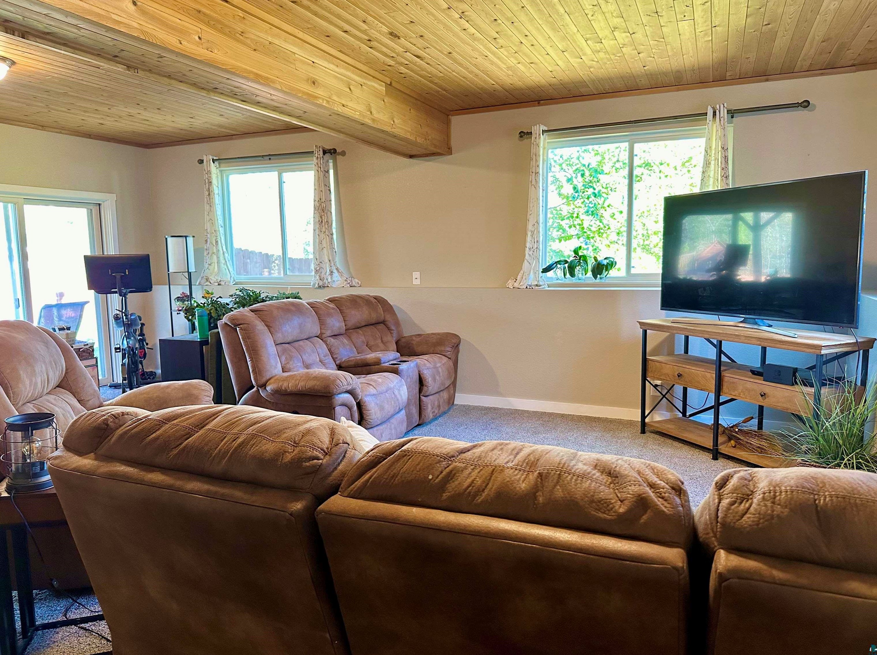 901 6 St, Duluth MN 55806-2303 exterior