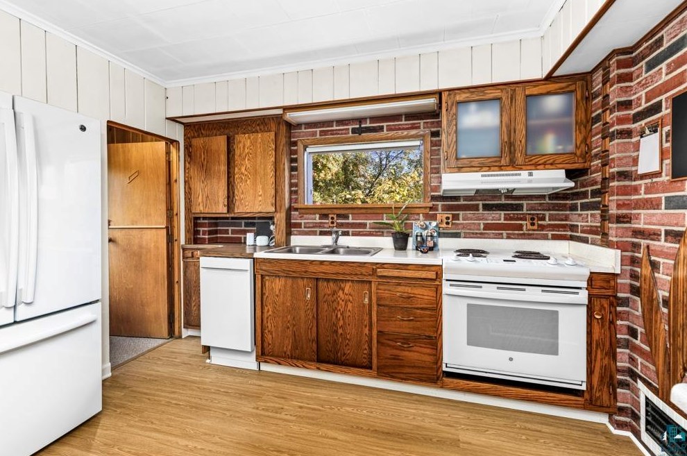 2411 6 St, Duluth MN 55810-2240 exterior