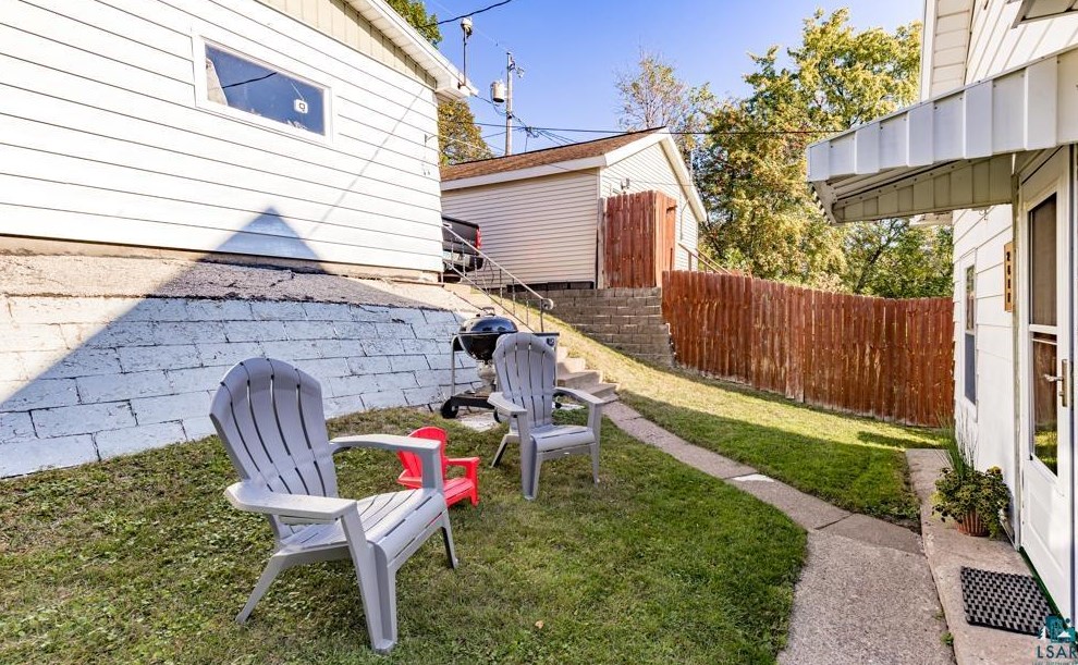 2411 6 St, Duluth MN 55810-2240 exterior