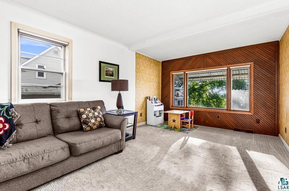 2411 6 St, Duluth MN 55810-2240 exterior