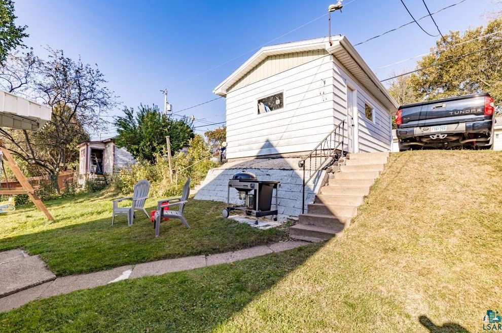 2411 6 St, Duluth MN 55810-2240 exterior