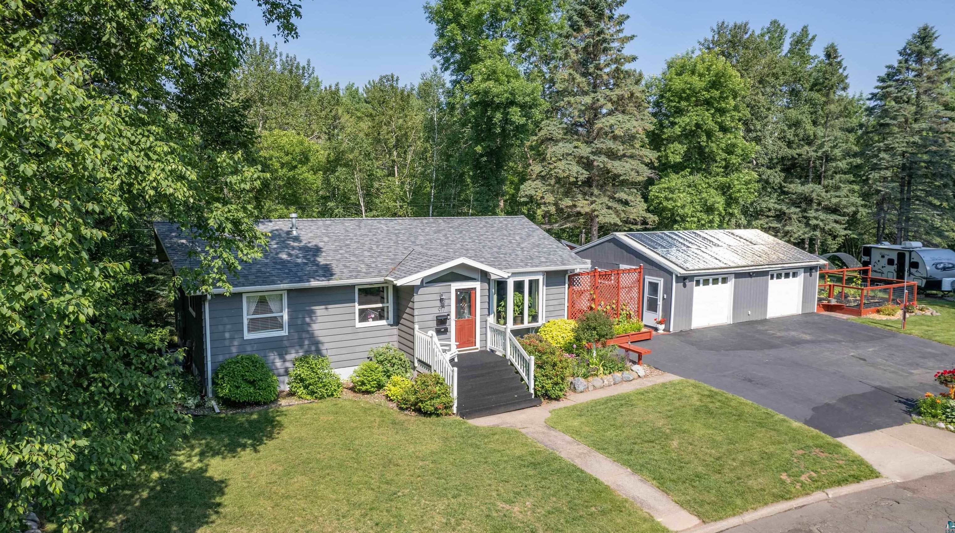 917 89th Ave W, Duluth, MN 55808