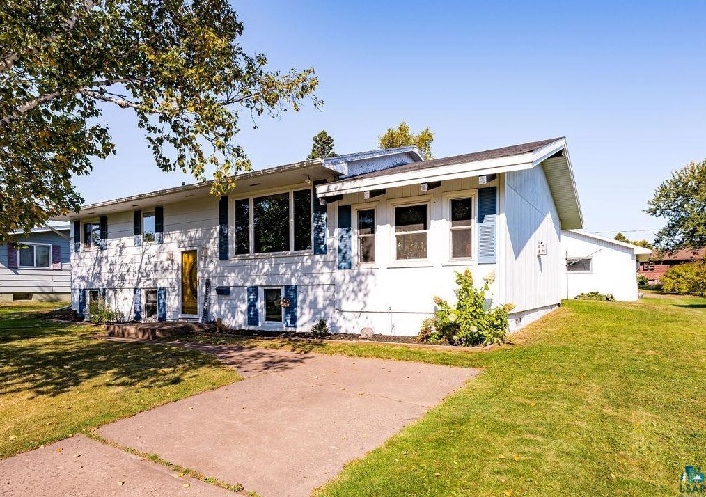 709 13th Ave, Two Harbors, MN 55616