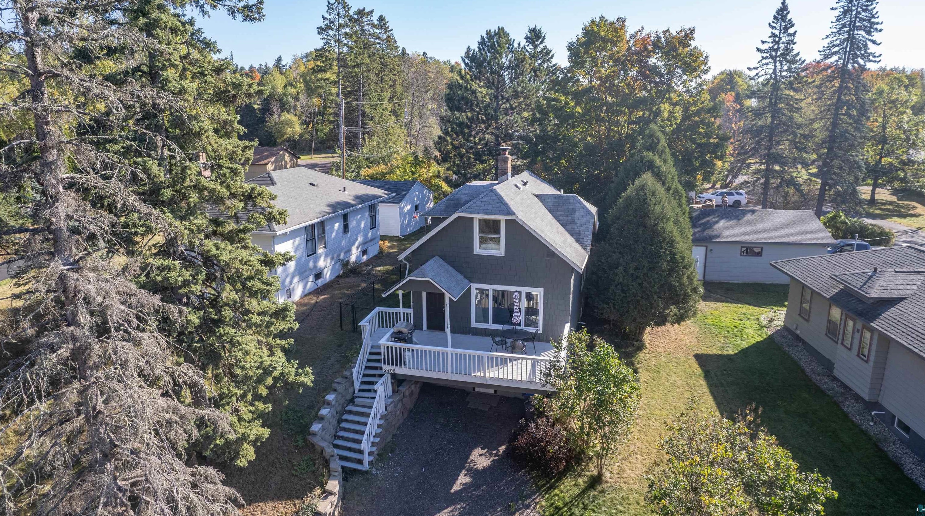 2408 Vermilion Rd, Duluth, MN 55803