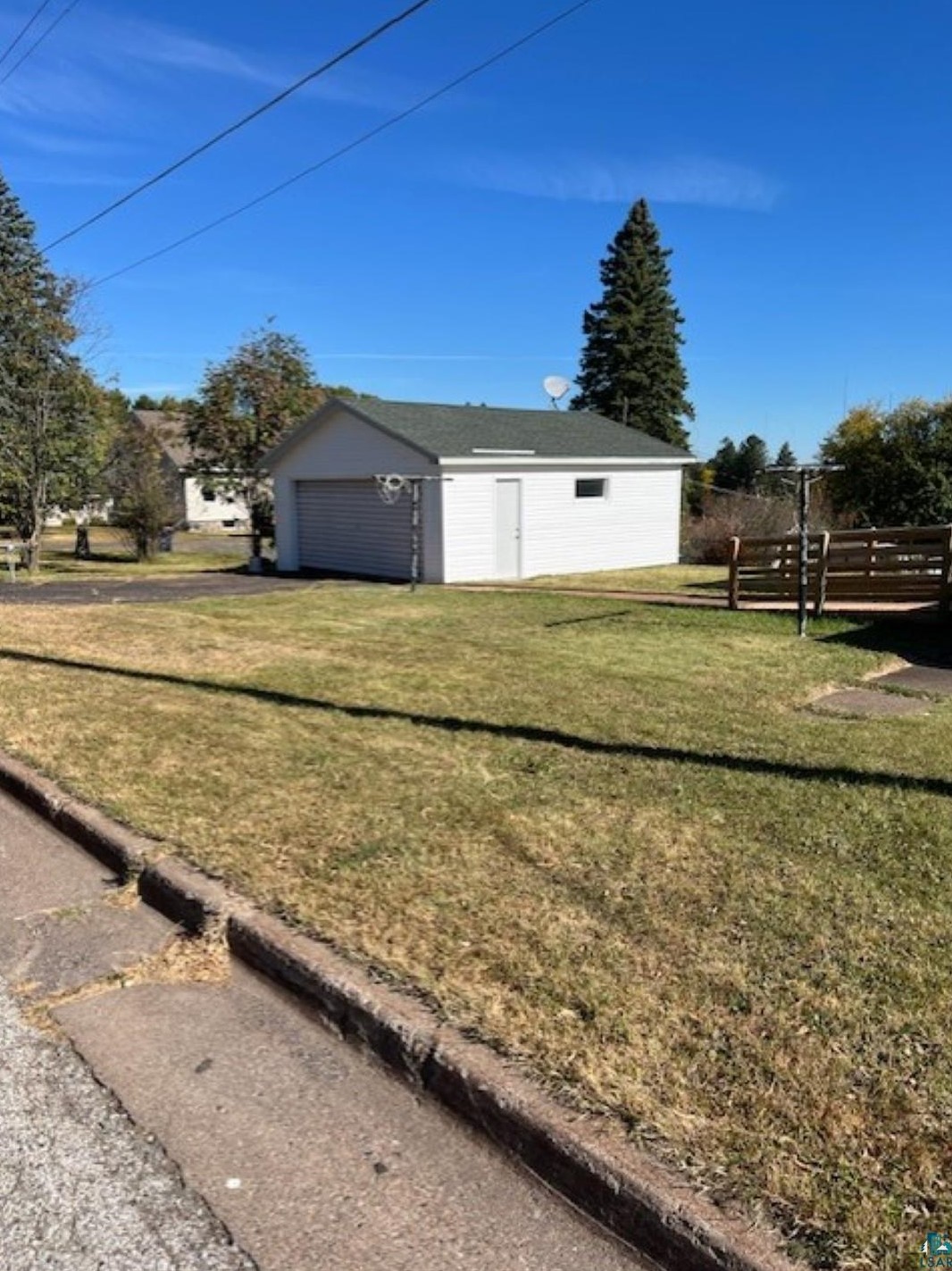 2035 Adirondack St, Duluth, MN 55811