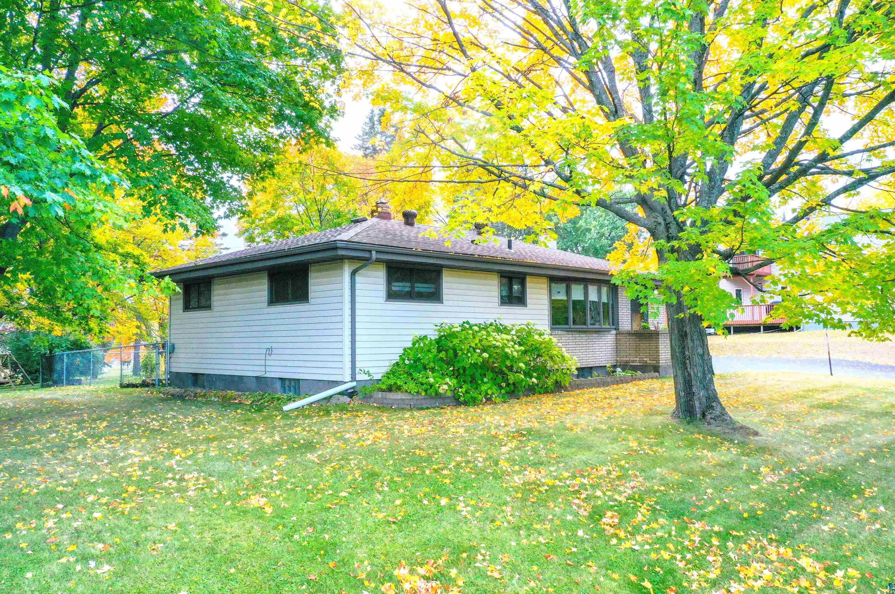 9404 Clyde Ave, Duluth, MN 55808
