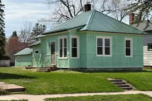 613 Vaughn Ave, Ashland, WI 54806 - Photo 1