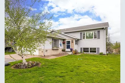 803 Almac Dr, Proctor, MN 55810 - Photo 1