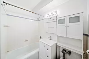 240 E 35th St, New York City, NY 10016 - Photo 4