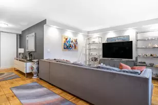 345 E 52nd St, New York City, NY 10022 - Photo 2