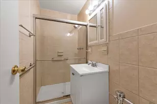1874 Pelham Pkwy S, New York City, NY 10461 - Photo 12