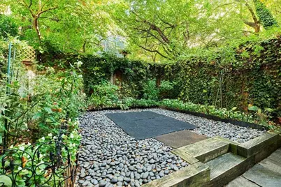 453 W 24th Street, New York City, NY 10011 - Photo 6
