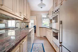 24 Central Park S, New York City, NY 10019 - Photo 8