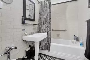 353 W 56th St, New York City, NY 10019 - Photo 4