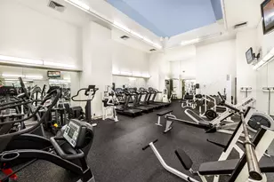 301 W 57th St, New York City, NY 10019 - Photo 4