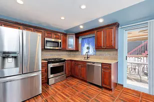 110 Arnold St, New York City, NY 10301 - Photo 4