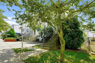 110 Arnold St, New York City, NY 10301 - Photo 2