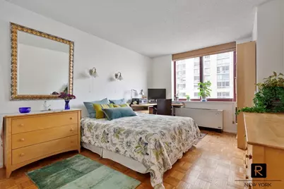 4-74 48th Avenue #8-F, New York City, NY 11109 - Photo 4