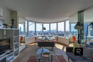 330 E 38th St, New York City, NY 10016 - Photo 2