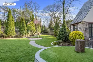 84-01 Midland Pkwy, New York City, NY 11432 - Photo 32