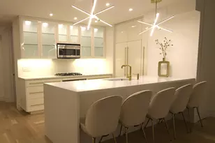 140 W 58th St, New York City, NY 10019 - Photo 4