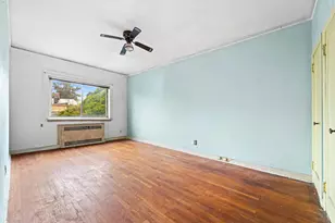 61 E 54th St, New York City, NY 11203 - Photo 8