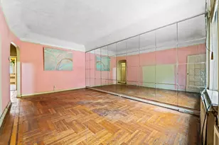 61 E 54th St, New York City, NY 11203 - Photo 4