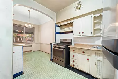 61 E 54th Street, New York City, NY 11203 - Photo 6