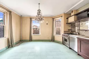 295 W 11th St, New York City, NY 10014 - Photo 2