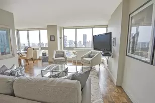 235 E 55th St, New York City, NY 10022 - Photo 2