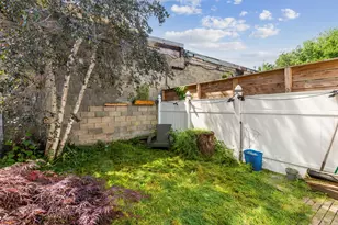 30 Gunther Pl, New York City, NY 11233 - Photo 6