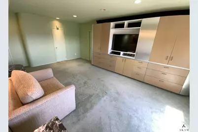 270-10 Grand Central Parkway #33-O, New York City, NY 11005 - Photo 18