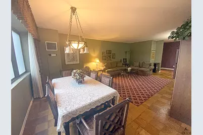 270-10 Grand Central Parkway #2L, New York City, NY 11005 - Photo 2