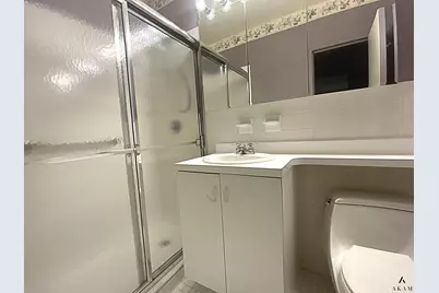 270-10 Grand Central Parkway #2L, New York City, NY 11005 - Photo 10